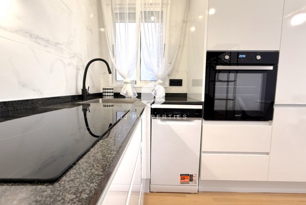 Resale - Apartment / flat -
Torrevieja - Costa Blanca