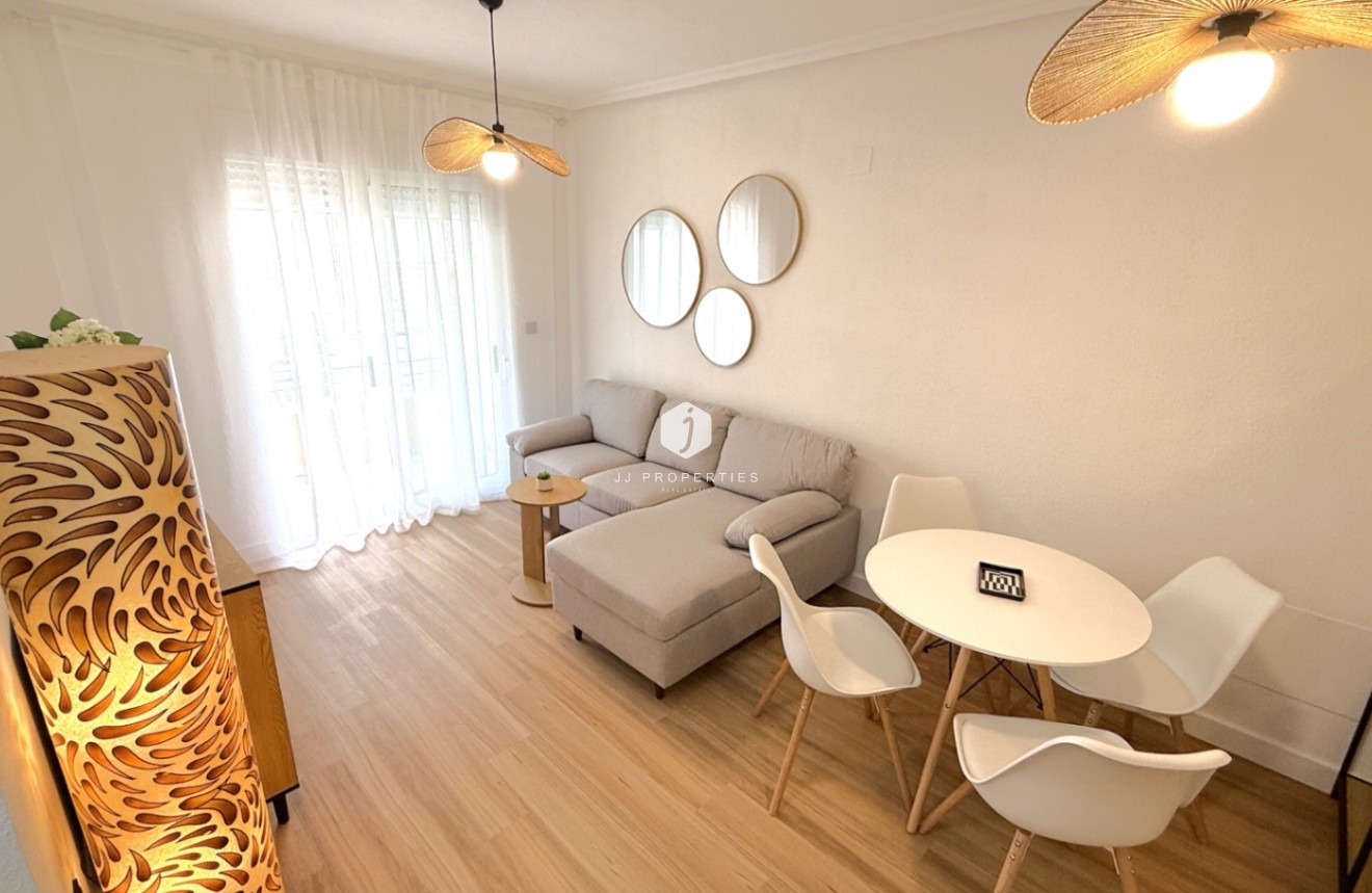 Resale - Apartment / flat -
Torrevieja - Costa Blanca