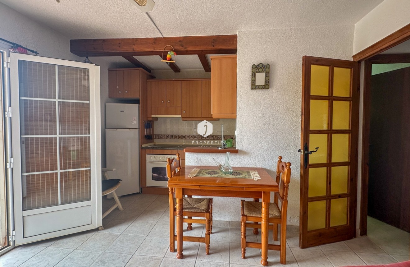 Resale - Chalet -
Torrevieja - Costa Blanca