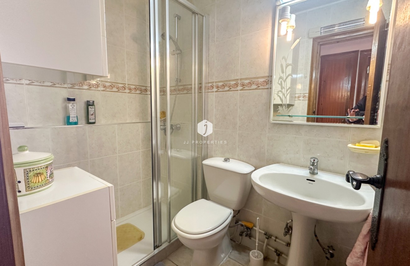 Resale - Chalet -
Torrevieja - Costa Blanca