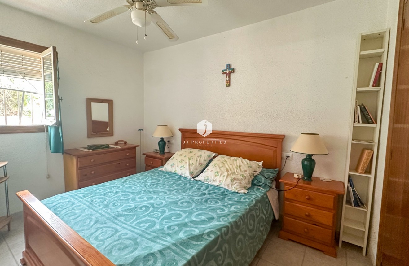 Resale - Chalet -
Torrevieja - Costa Blanca