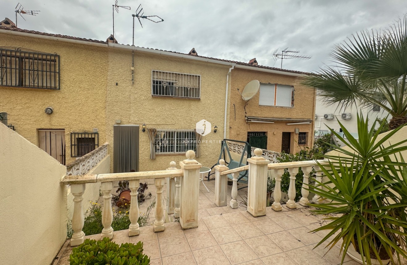 Resale - Chalet -
Torrevieja - Costa Blanca