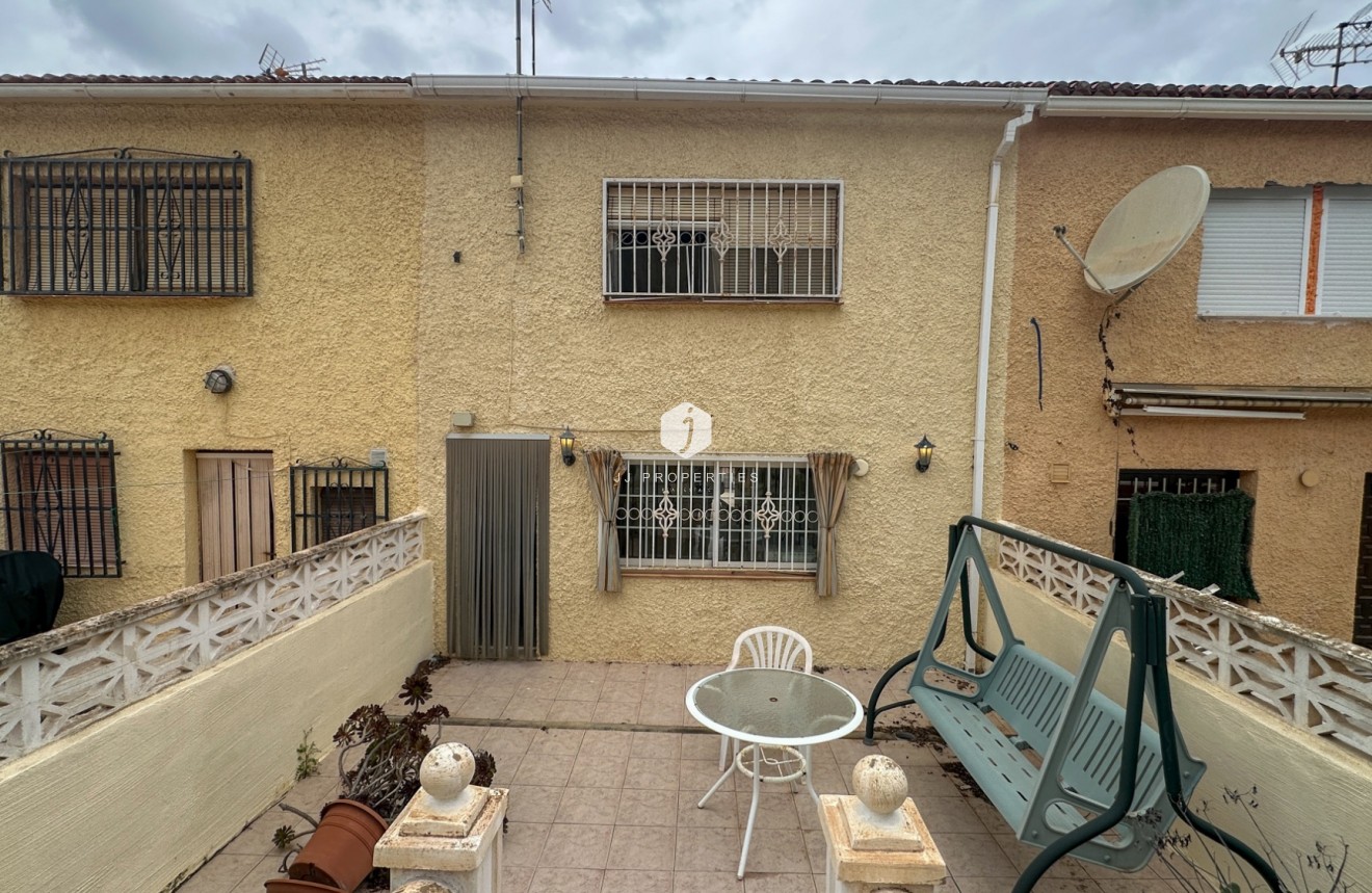 Resale - Chalet -
Torrevieja - Costa Blanca