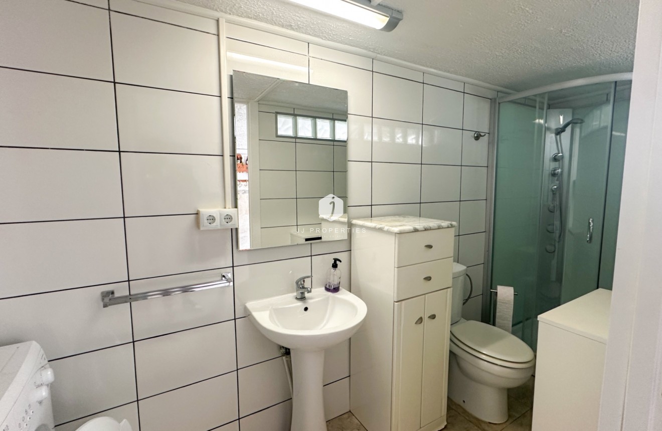 Resale - Chalet -
Torrevieja - Costa Blanca