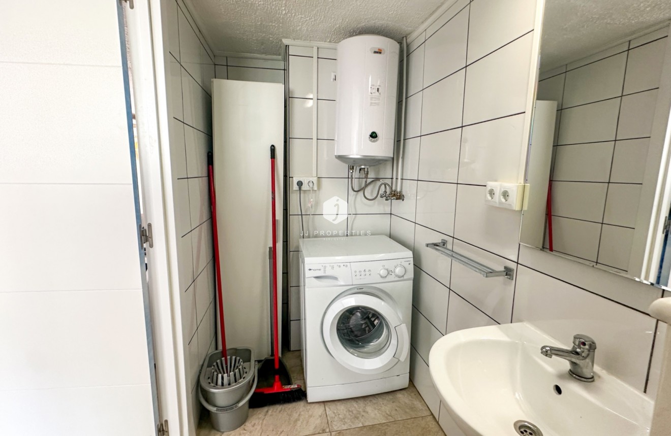 Resale - Chalet -
Torrevieja - Costa Blanca
