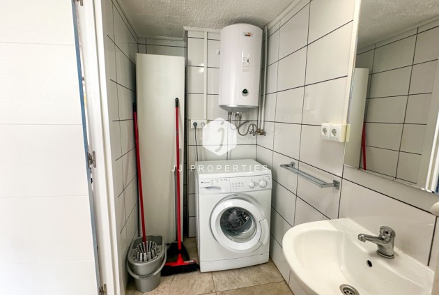 Resale - Chalet -
Torrevieja - Costa Blanca