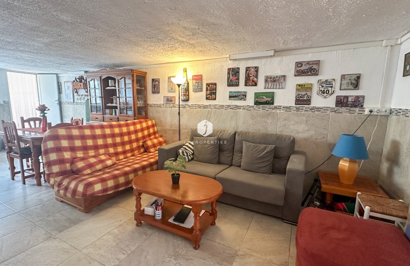 Resale - Chalet -
Torrevieja - Costa Blanca
