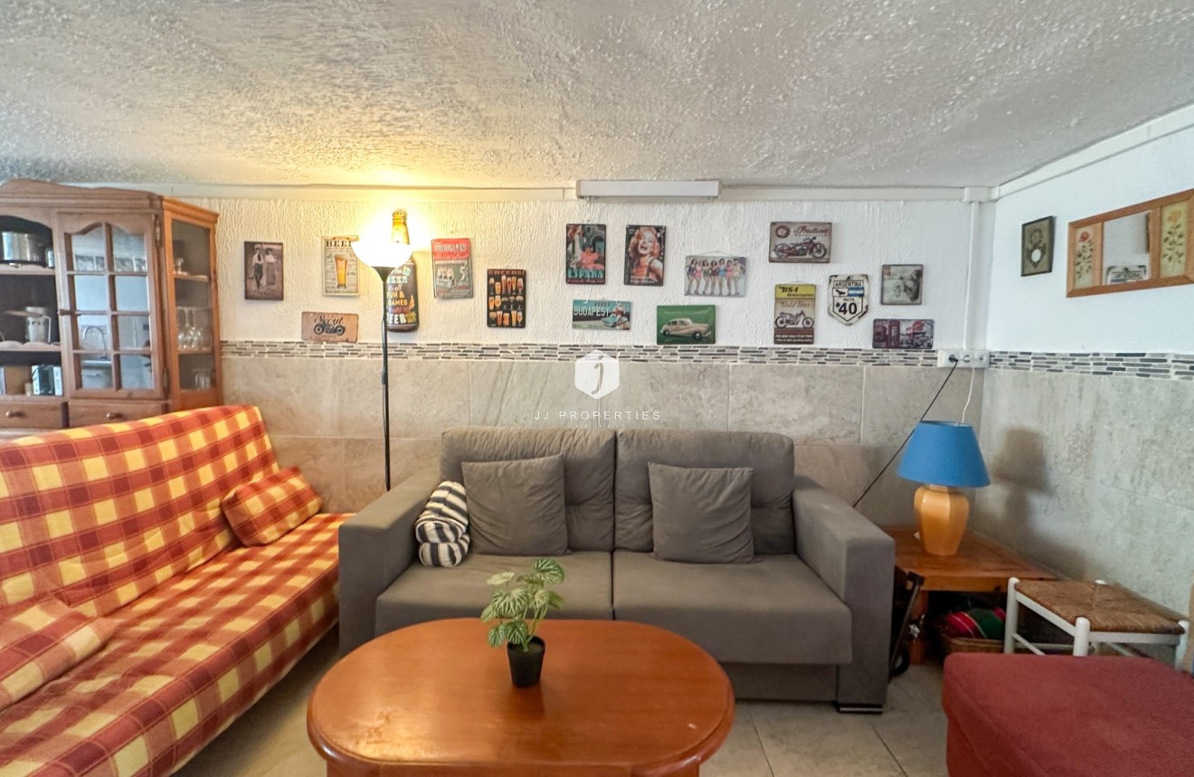 Resale - Chalet -
Torrevieja - Costa Blanca