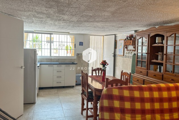 Resale - Chalet -
Torrevieja - Costa Blanca