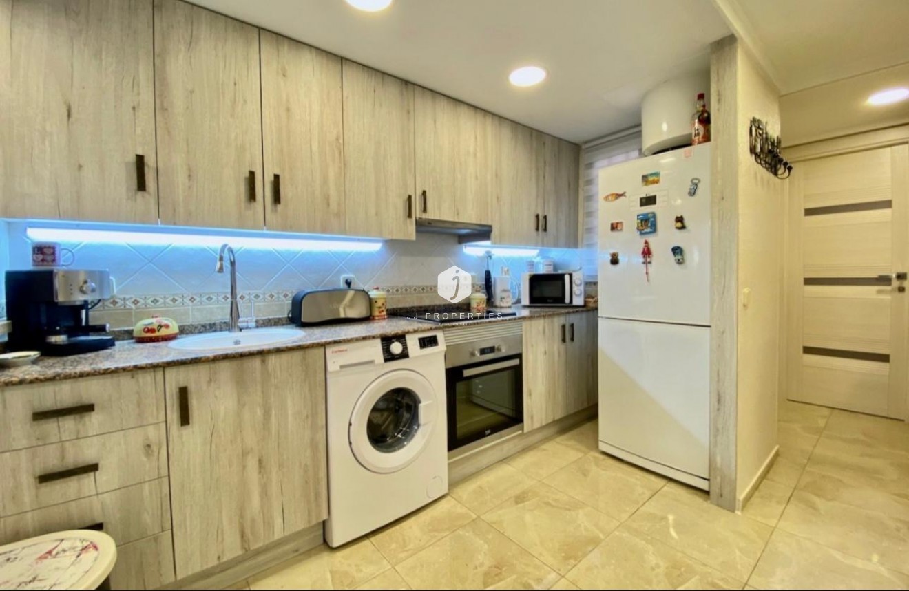 Tweedehands - Appartement / flat -
Torrevieja - Torre la mata