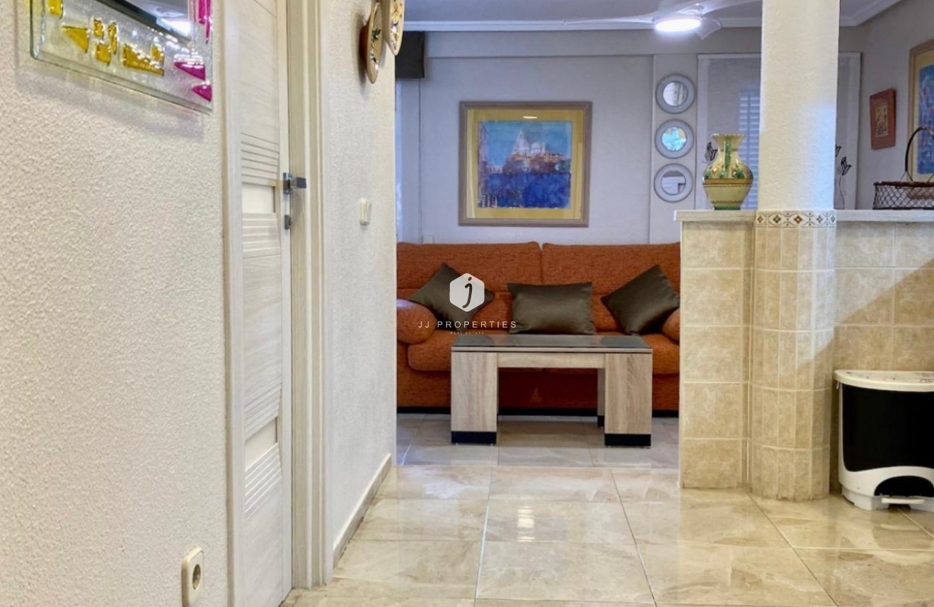 Tweedehands - Appartement / flat -
Torrevieja - Torre la mata