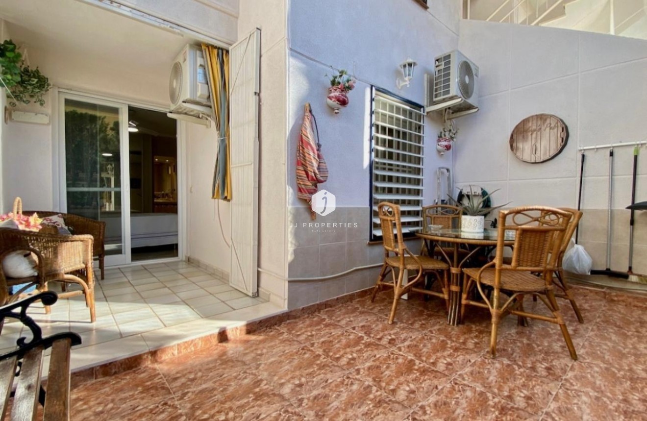 Tweedehands - Appartement / flat -
Torrevieja - Torre la mata