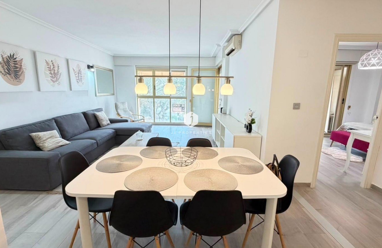 Aus zweiter Hand - Wohnung -
Torrevieja - Centro - Muelle Pesquero