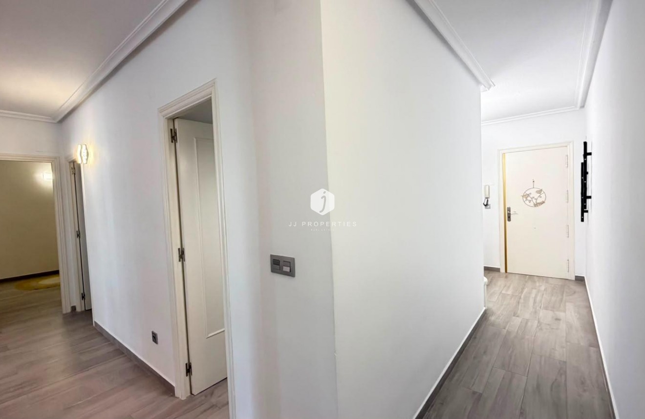 Aus zweiter Hand - Wohnung -
Torrevieja - Centro - Muelle Pesquero