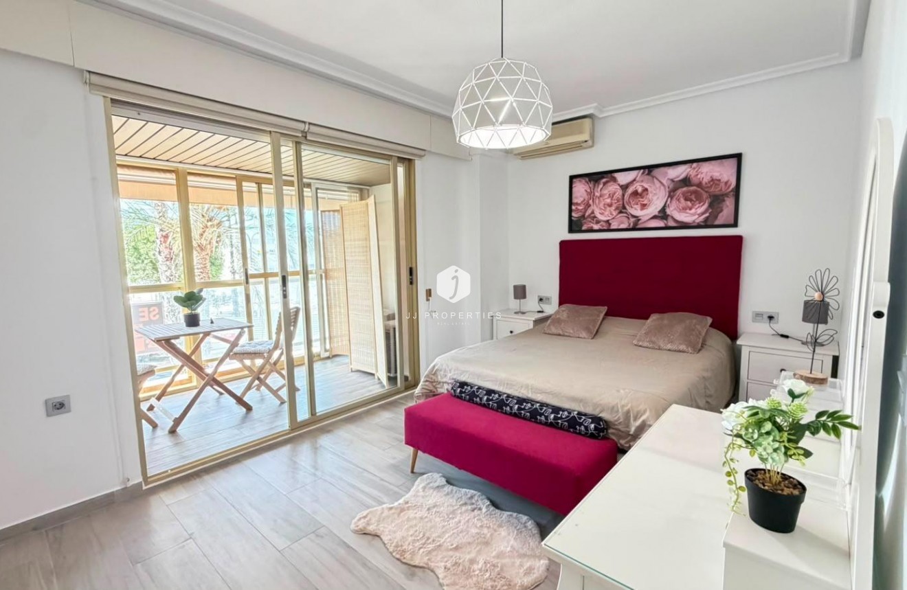 Aus zweiter Hand - Wohnung -
Torrevieja - Centro - Muelle Pesquero