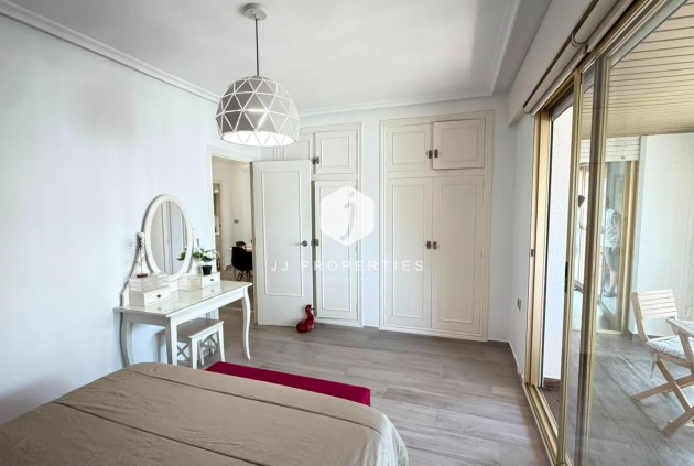 Aus zweiter Hand - Wohnung -
Torrevieja - Centro - Muelle Pesquero