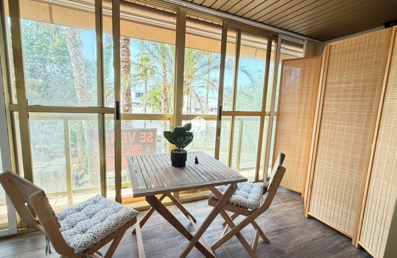Aus zweiter Hand - Wohnung -
Torrevieja - Centro - Muelle Pesquero