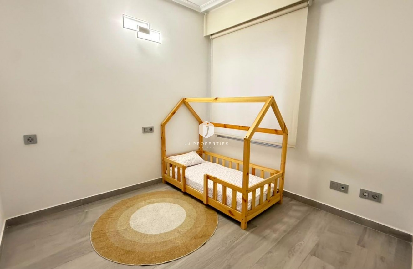 Aus zweiter Hand - Wohnung -
Torrevieja - Centro - Muelle Pesquero