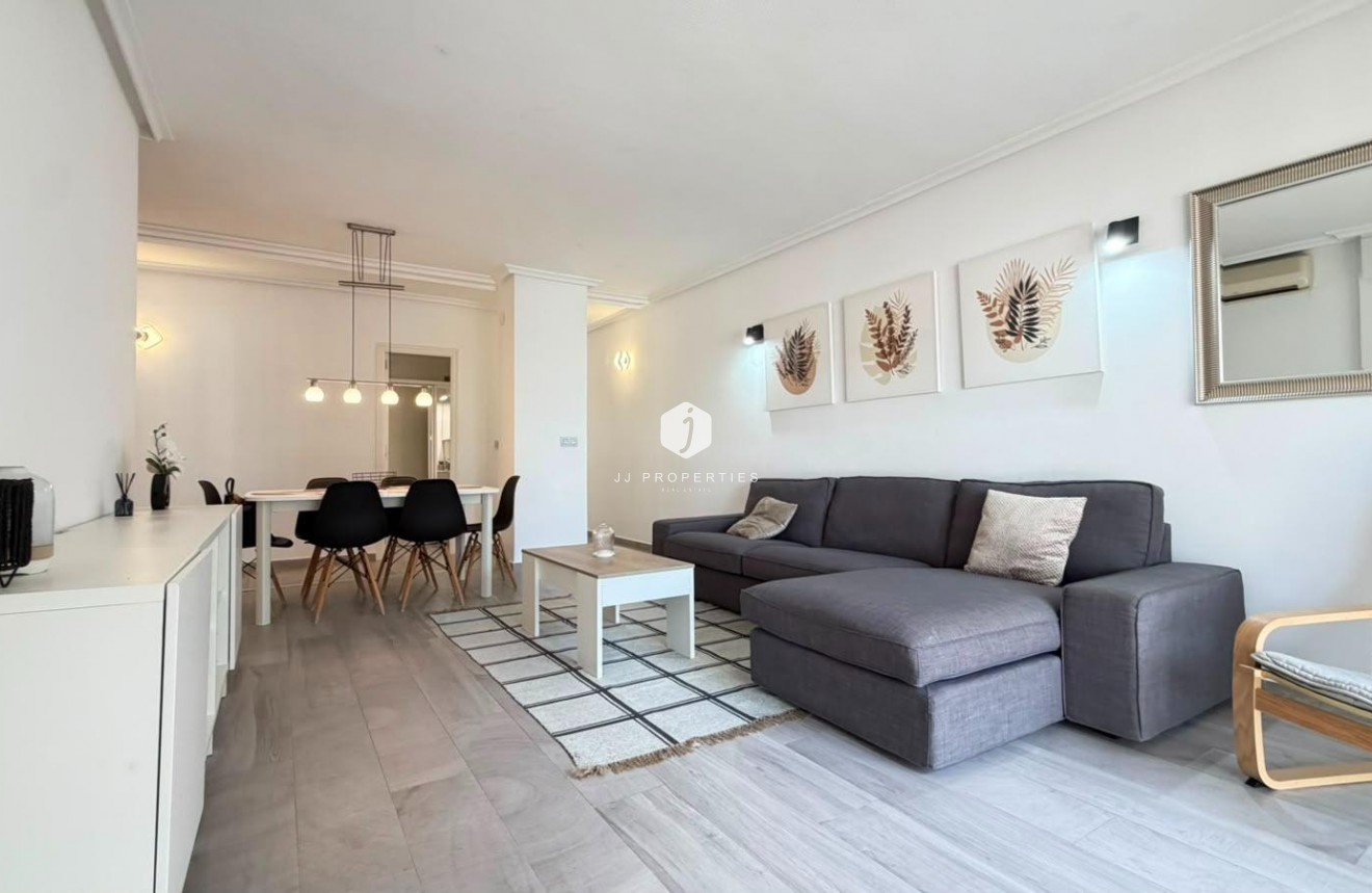 Aus zweiter Hand - Wohnung -
Torrevieja - Centro - Muelle Pesquero