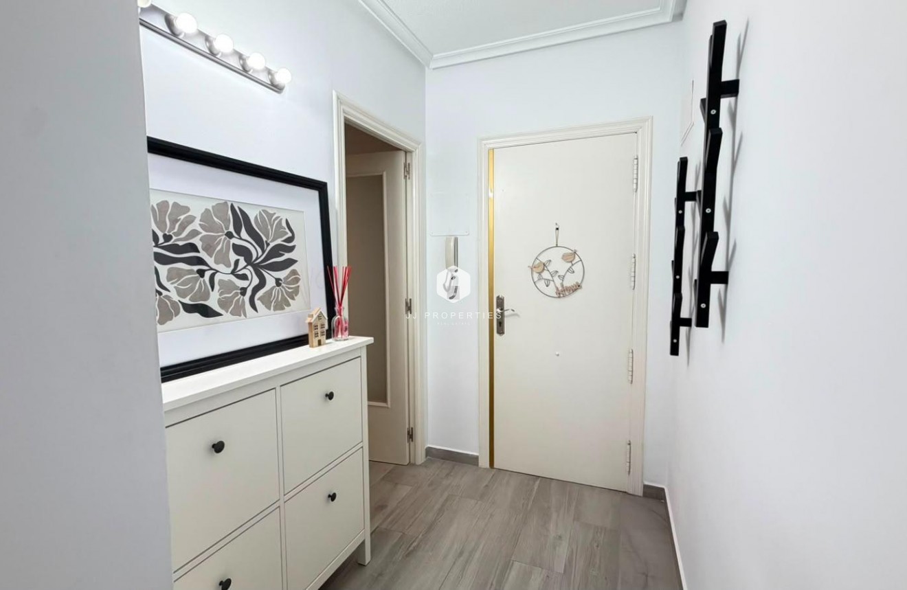 Aus zweiter Hand - Wohnung -
Torrevieja - Centro - Muelle Pesquero
