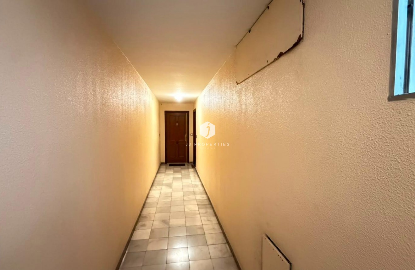 Aus zweiter Hand - Wohnung -
Torrevieja - Centro - Muelle Pesquero