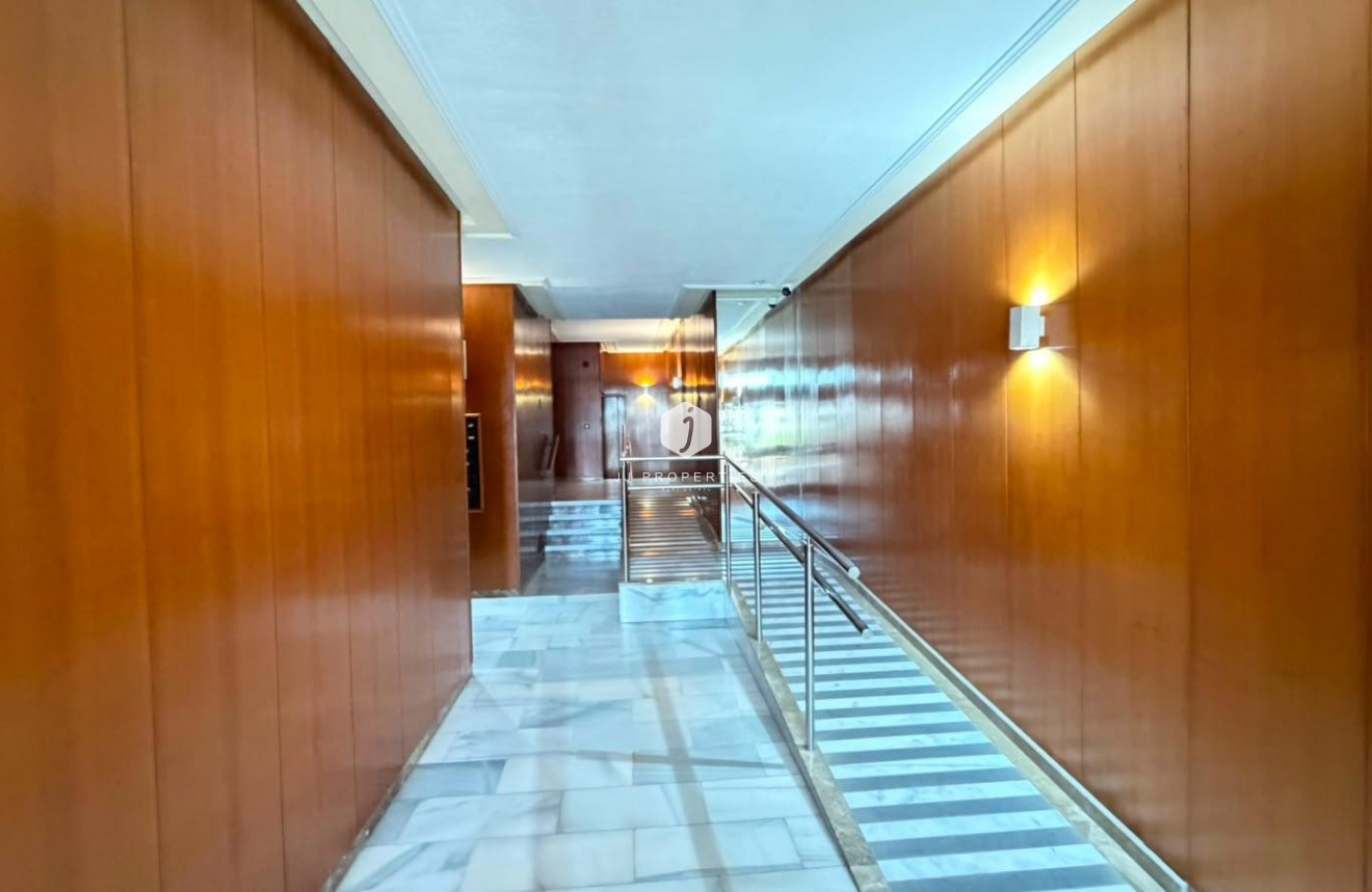 Aus zweiter Hand - Wohnung -
Torrevieja - Centro - Muelle Pesquero