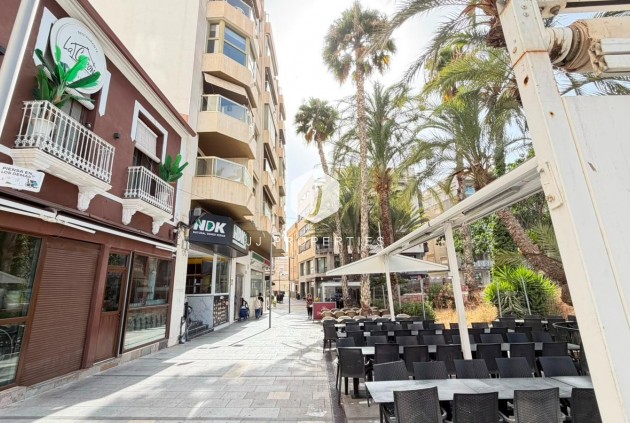 Aus zweiter Hand - Wohnung -
Torrevieja - Centro - Muelle Pesquero