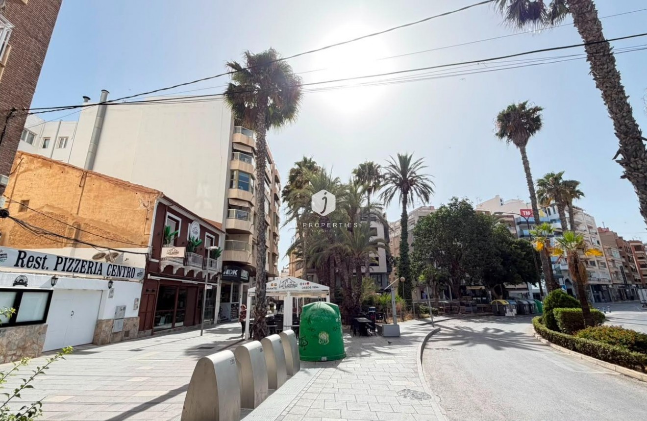 Aus zweiter Hand - Wohnung -
Torrevieja - Centro - Muelle Pesquero