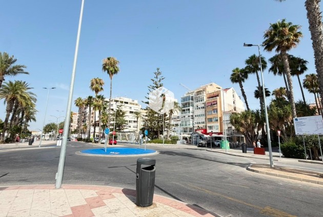Aus zweiter Hand - Wohnung -
Torrevieja - Centro - Muelle Pesquero