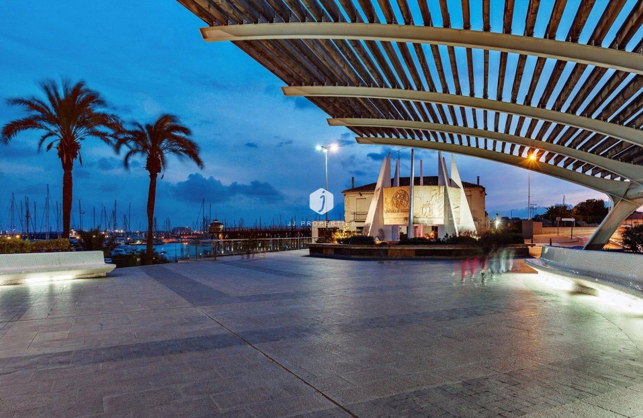 Aus zweiter Hand - Wohnung -
Torrevieja - Centro - Muelle Pesquero