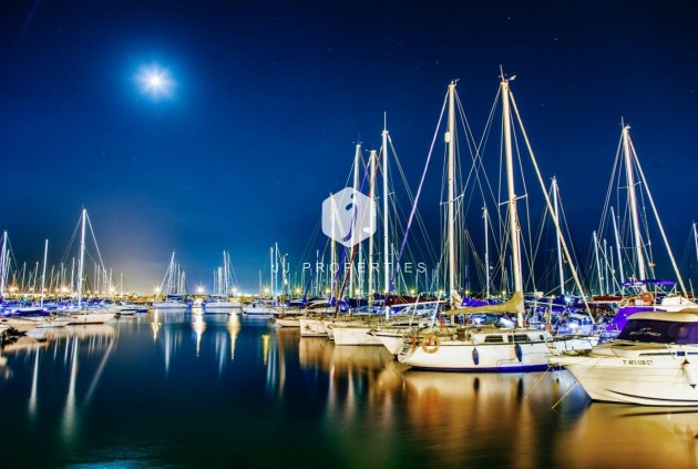 Aus zweiter Hand - Wohnung -
Torrevieja - Centro - Muelle Pesquero