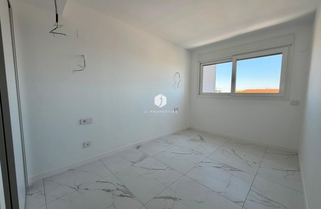 Tweedehands - Appartement / flat -
Torrevieja - Punta prima