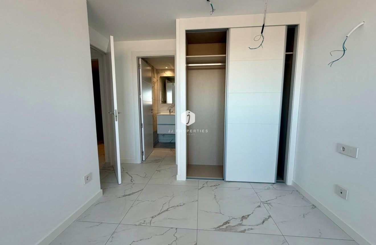 Tweedehands - Appartement / flat -
Torrevieja - Punta prima
