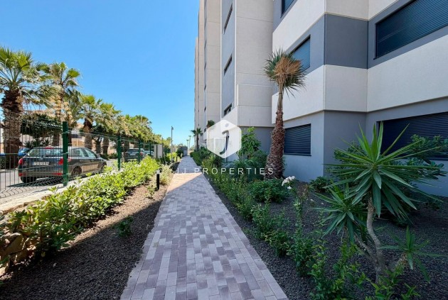 Tweedehands - Appartement / flat -
Torrevieja - Punta prima
