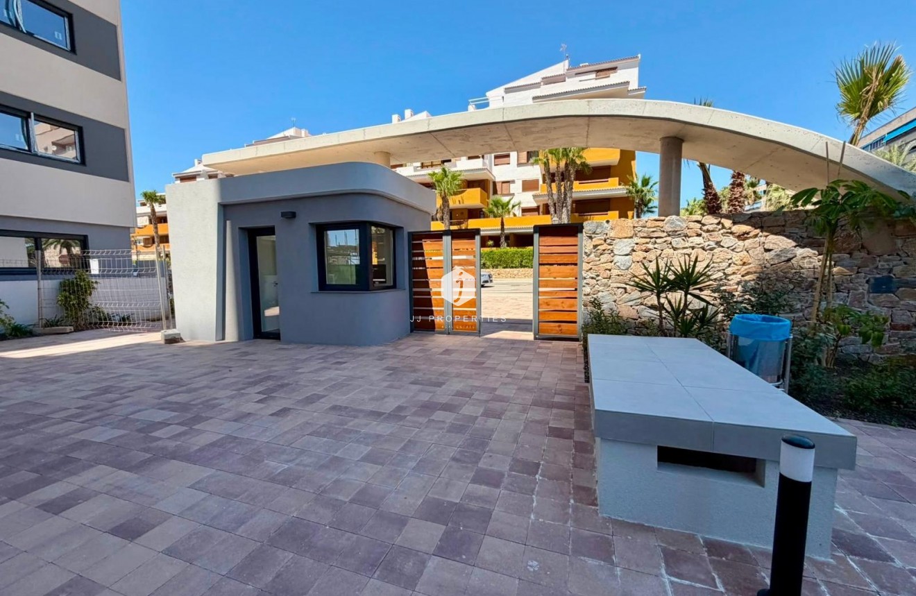 Tweedehands - Appartement / flat -
Torrevieja - Punta prima