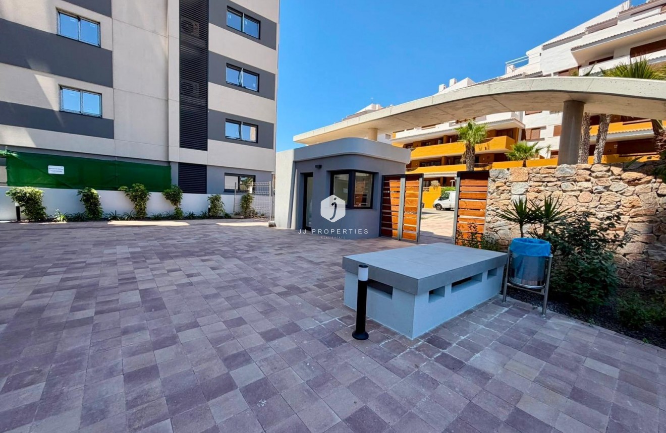 Tweedehands - Appartement / flat -
Torrevieja - Punta prima