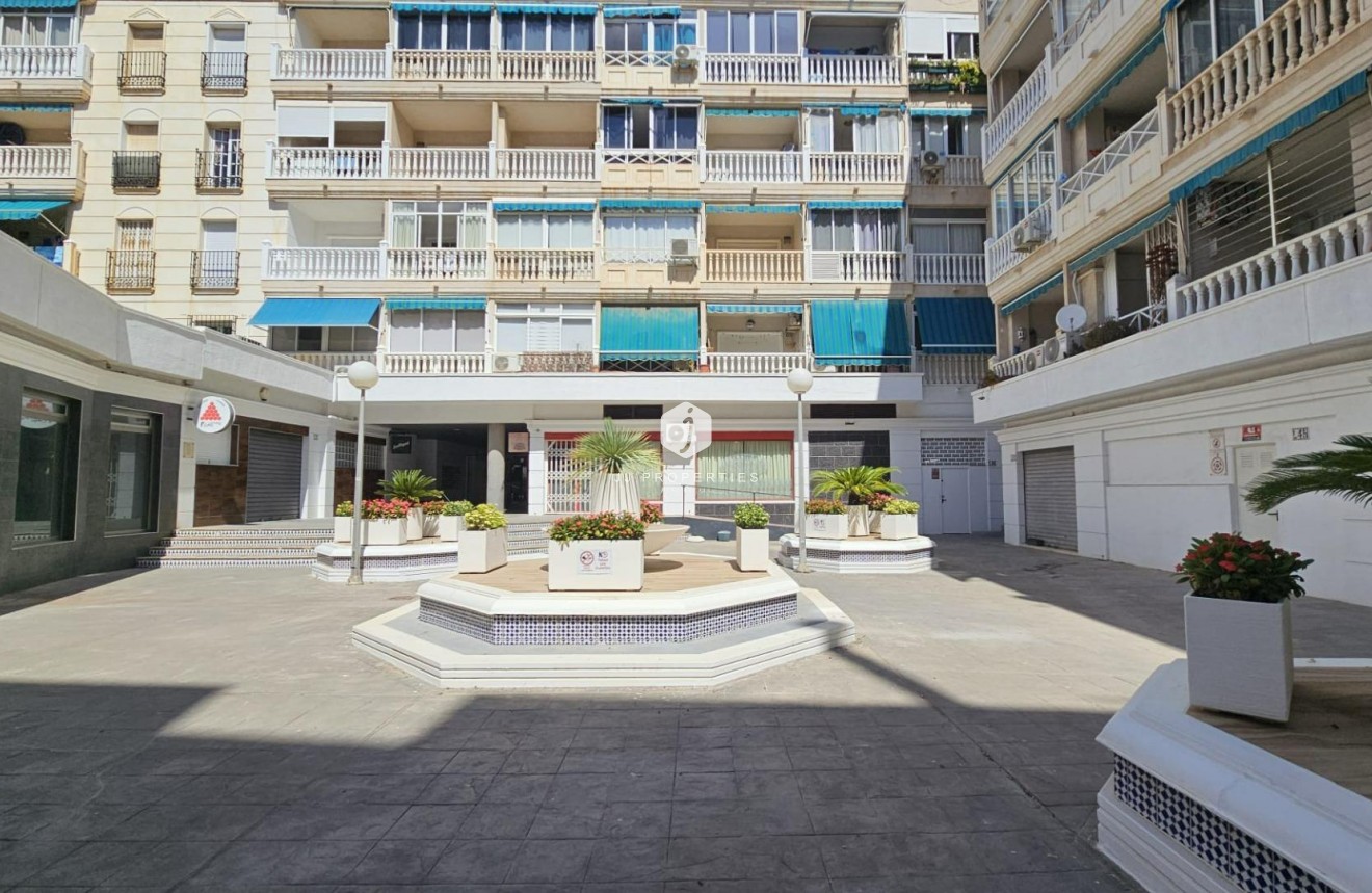 Resale - Apartment / flat -
Torrevieja - Playa de los Locos