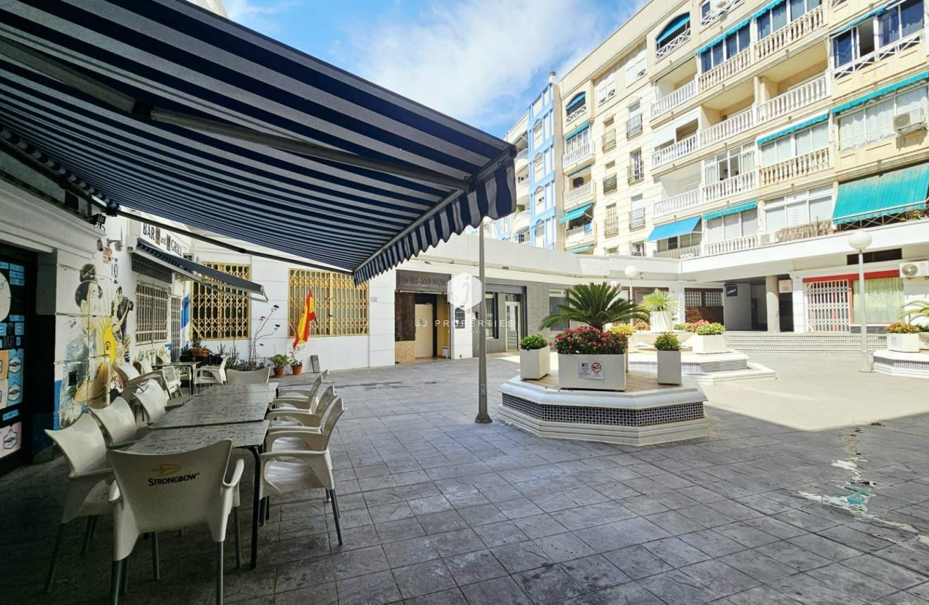 Resale - Apartment / flat -
Torrevieja - Playa de los Locos