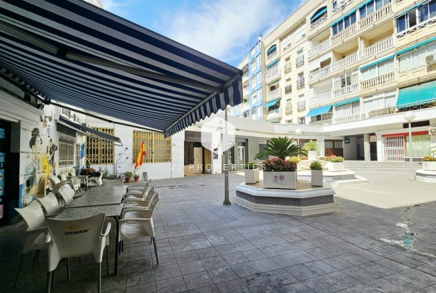 Resale - Apartment / flat -
Torrevieja - Playa de los Locos