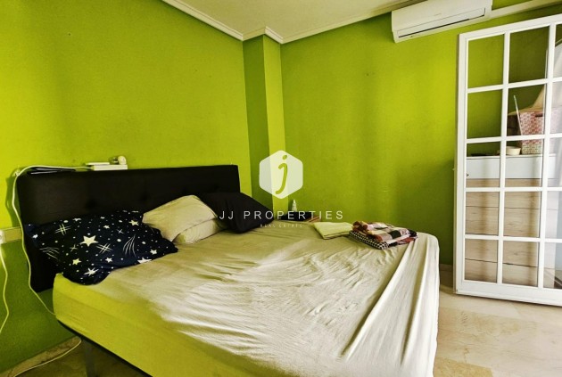 Resale - Apartment / flat -
Torrevieja - Playa de los Locos