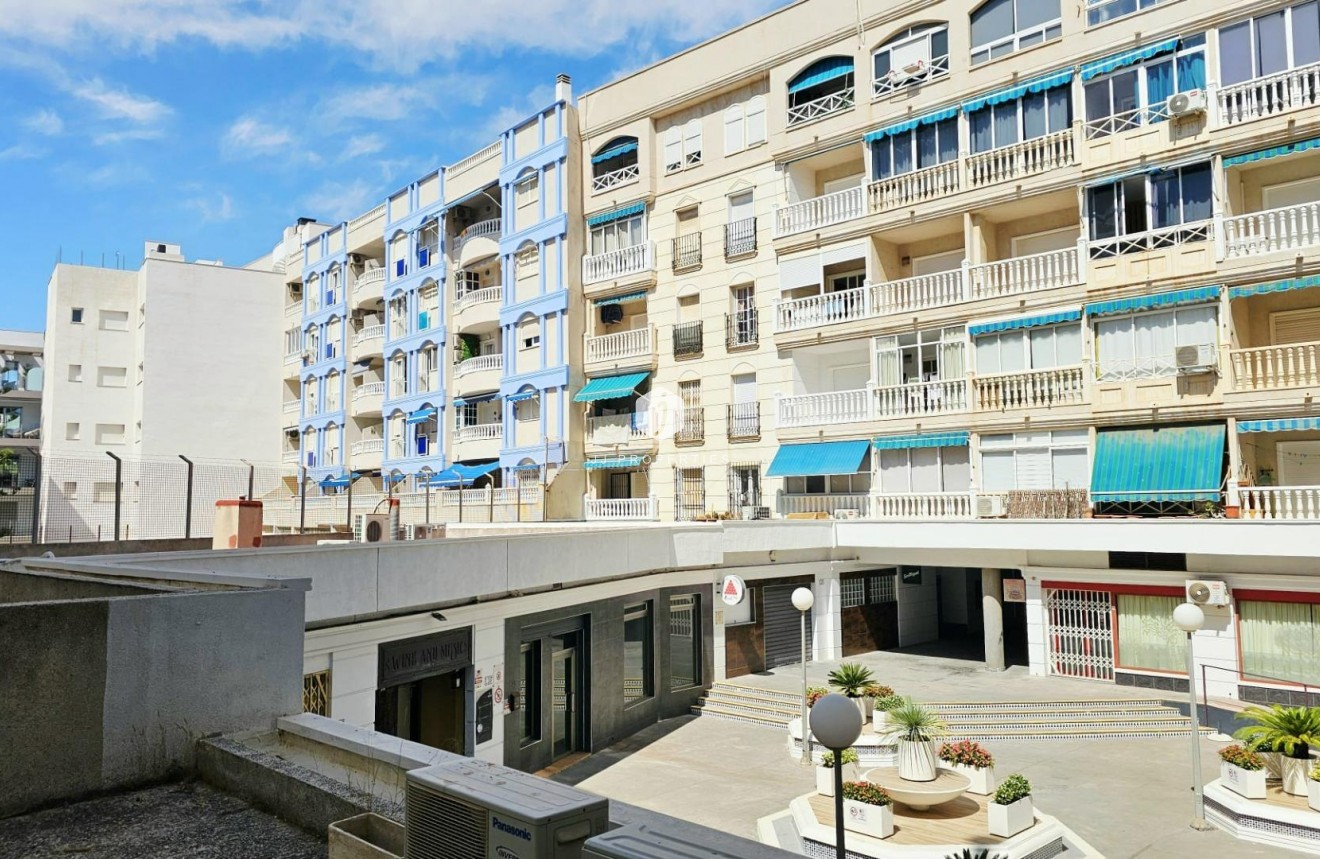 Resale - Apartment / flat -
Torrevieja - Playa de los Locos