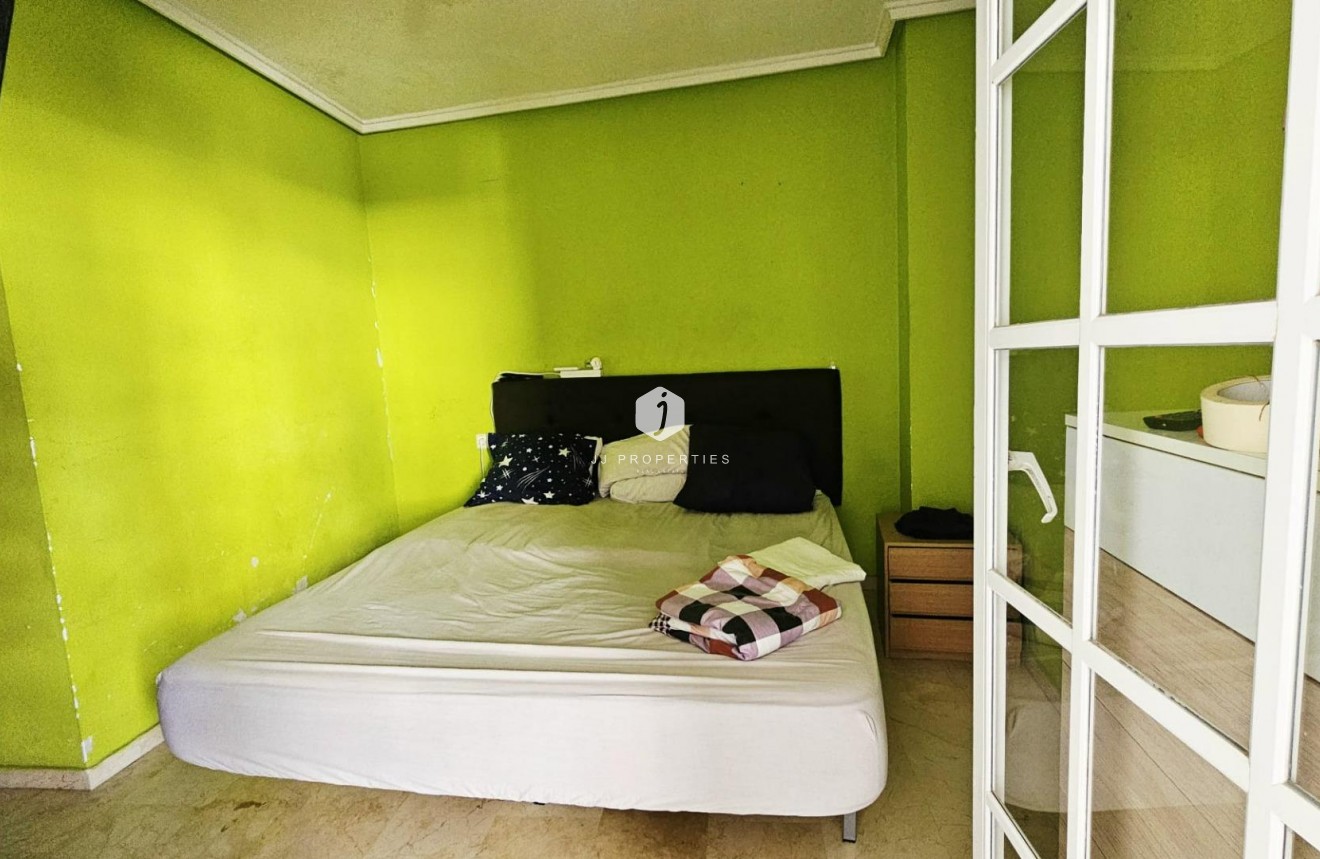Resale - Apartment / flat -
Torrevieja - Playa de los Locos