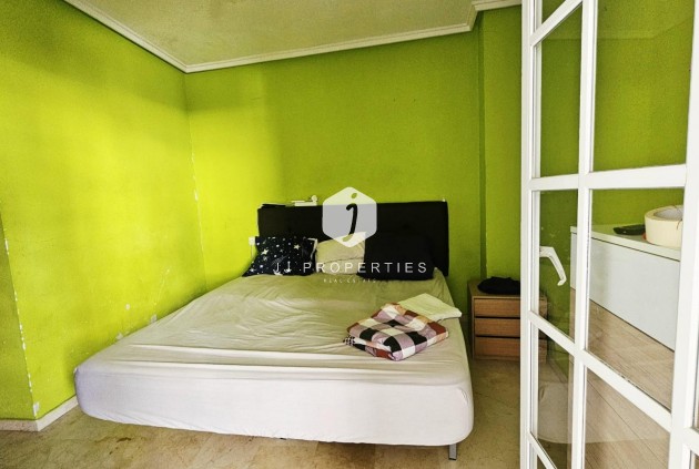 Resale - Apartment / flat -
Torrevieja - Playa de los Locos