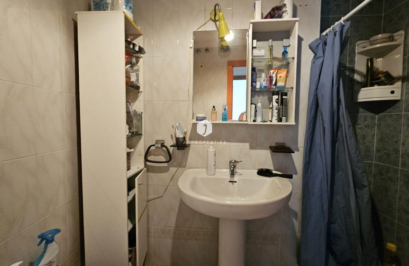 Resale - Apartment / flat -
Torrevieja - Playa de los Locos