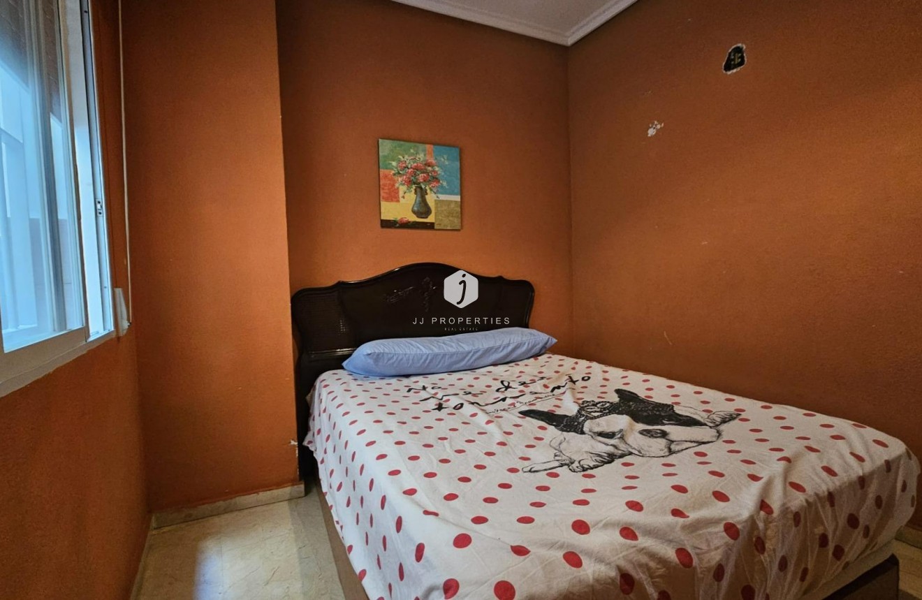 Resale - Apartment / flat -
Torrevieja - Playa de los Locos