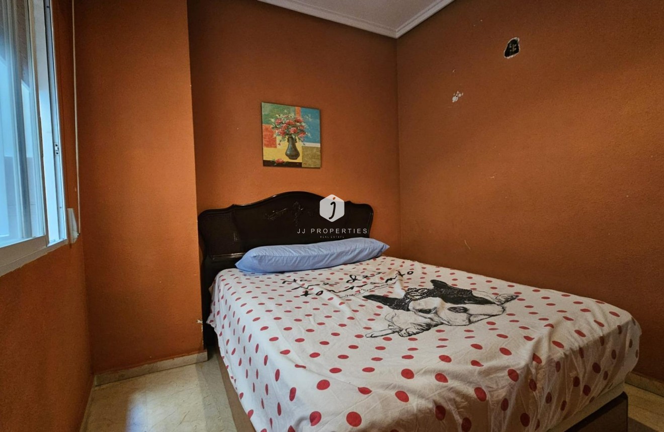 Resale - Apartment / flat -
Torrevieja - Playa de los Locos