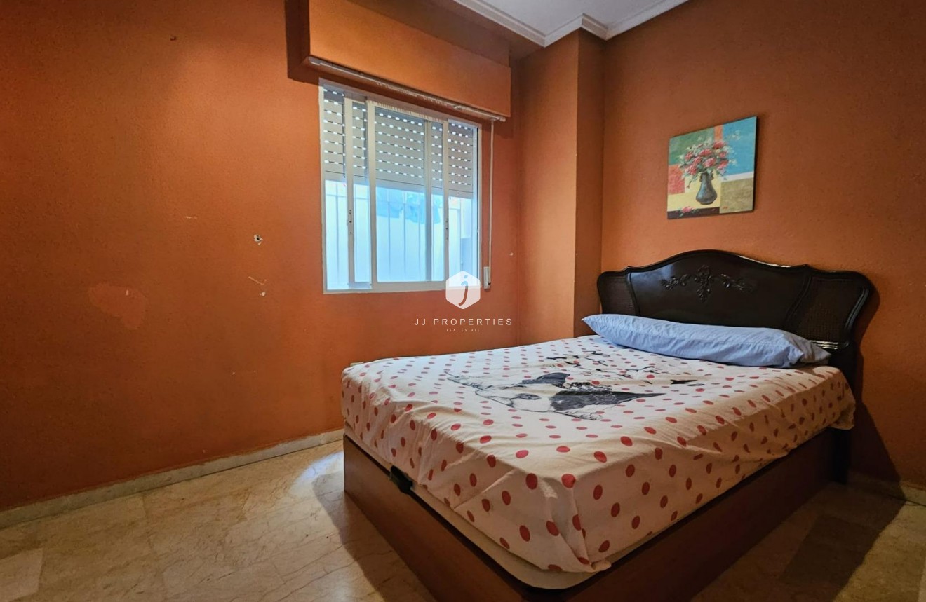 Resale - Apartment / flat -
Torrevieja - Playa de los Locos