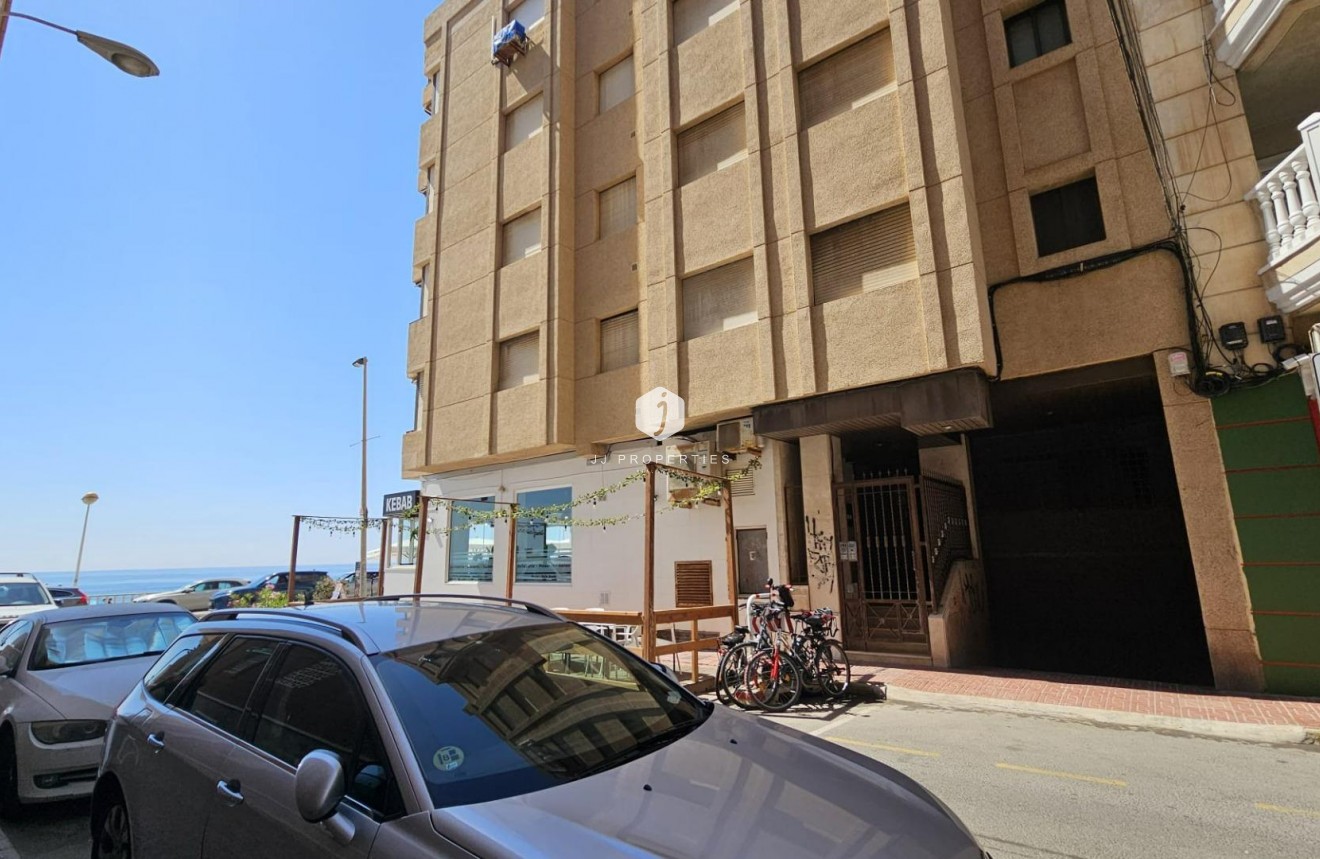 Resale - Apartment / flat -
Torrevieja - Playa de los Locos