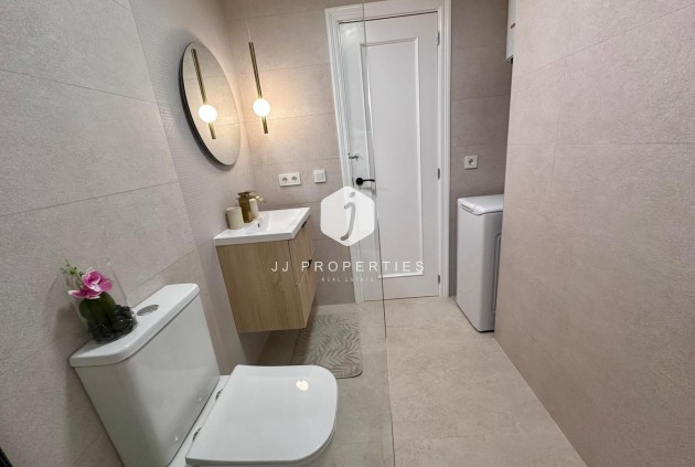Aus zweiter Hand - Wohnung -
Torrevieja - Estacion de autobuses