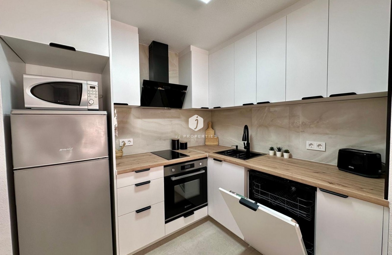 Aus zweiter Hand - Wohnung -
Torrevieja - Estacion de autobuses